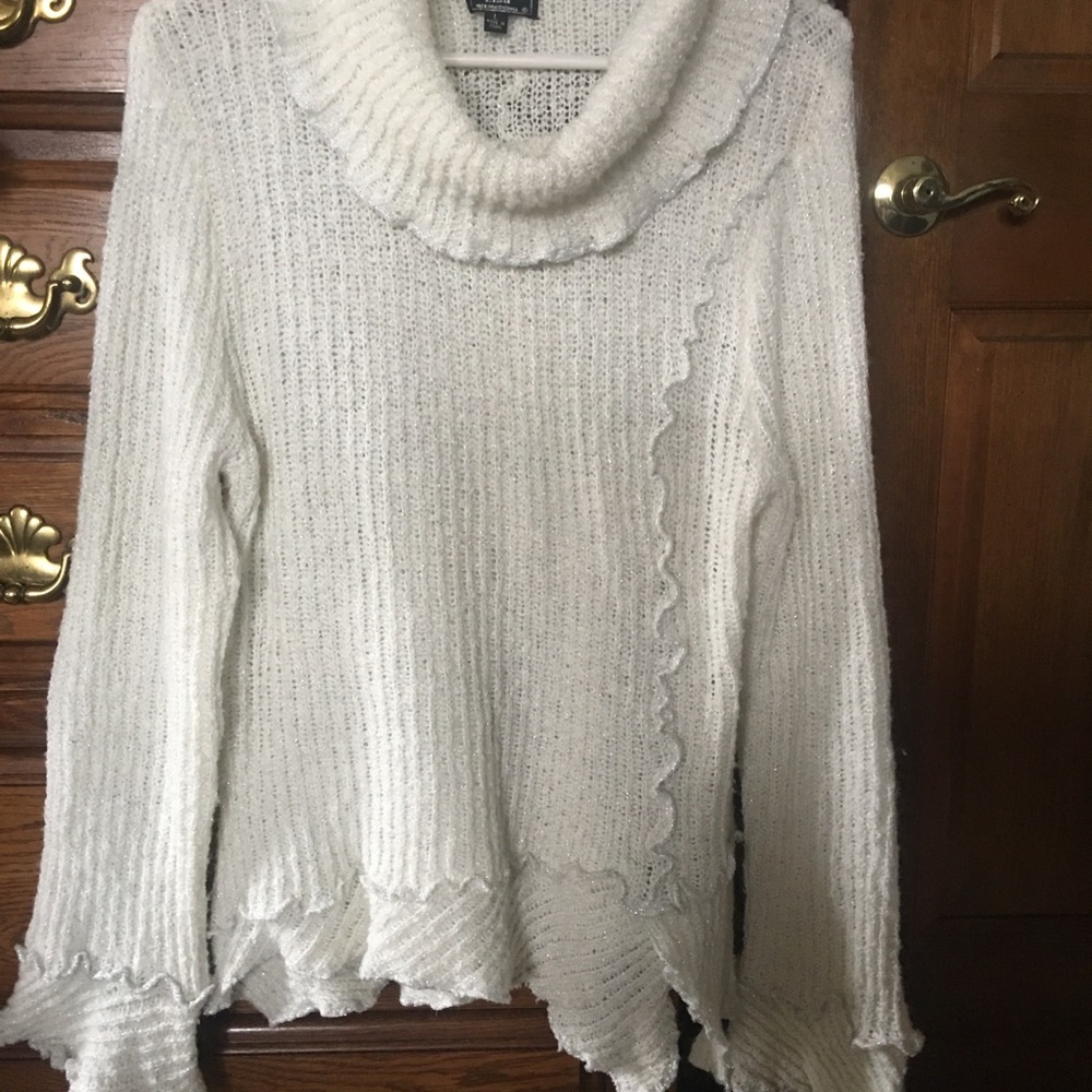 LISA INTERNATIONAL SWEATER
